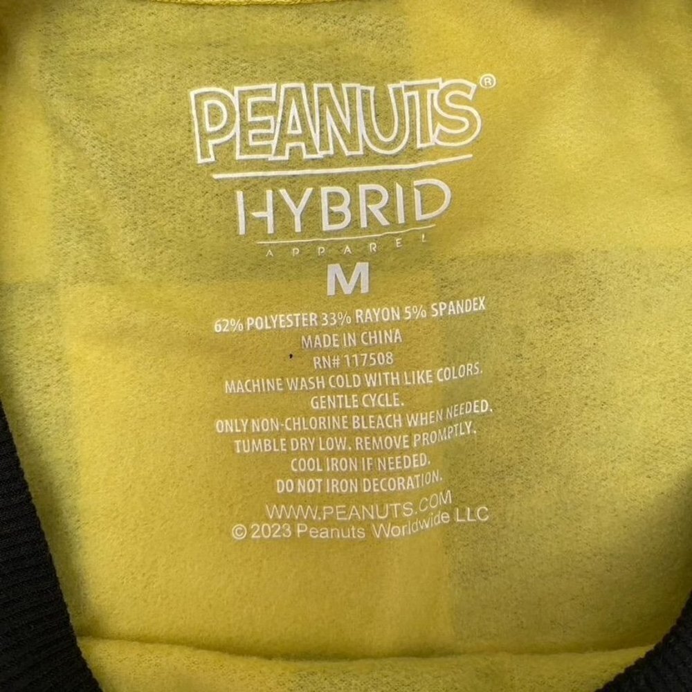 Peanuts Snoopy Charlie Brown Cozy Graphic Sweatshirt Yellow Check Sizes M/ L - Picture 7 of 10